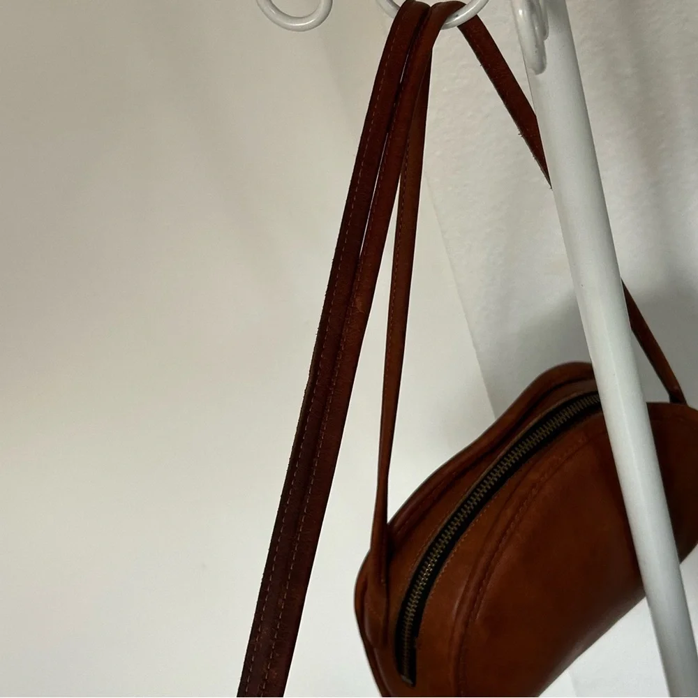 COACH Vintage Kimball Tan Leather Crossbody Bag Round